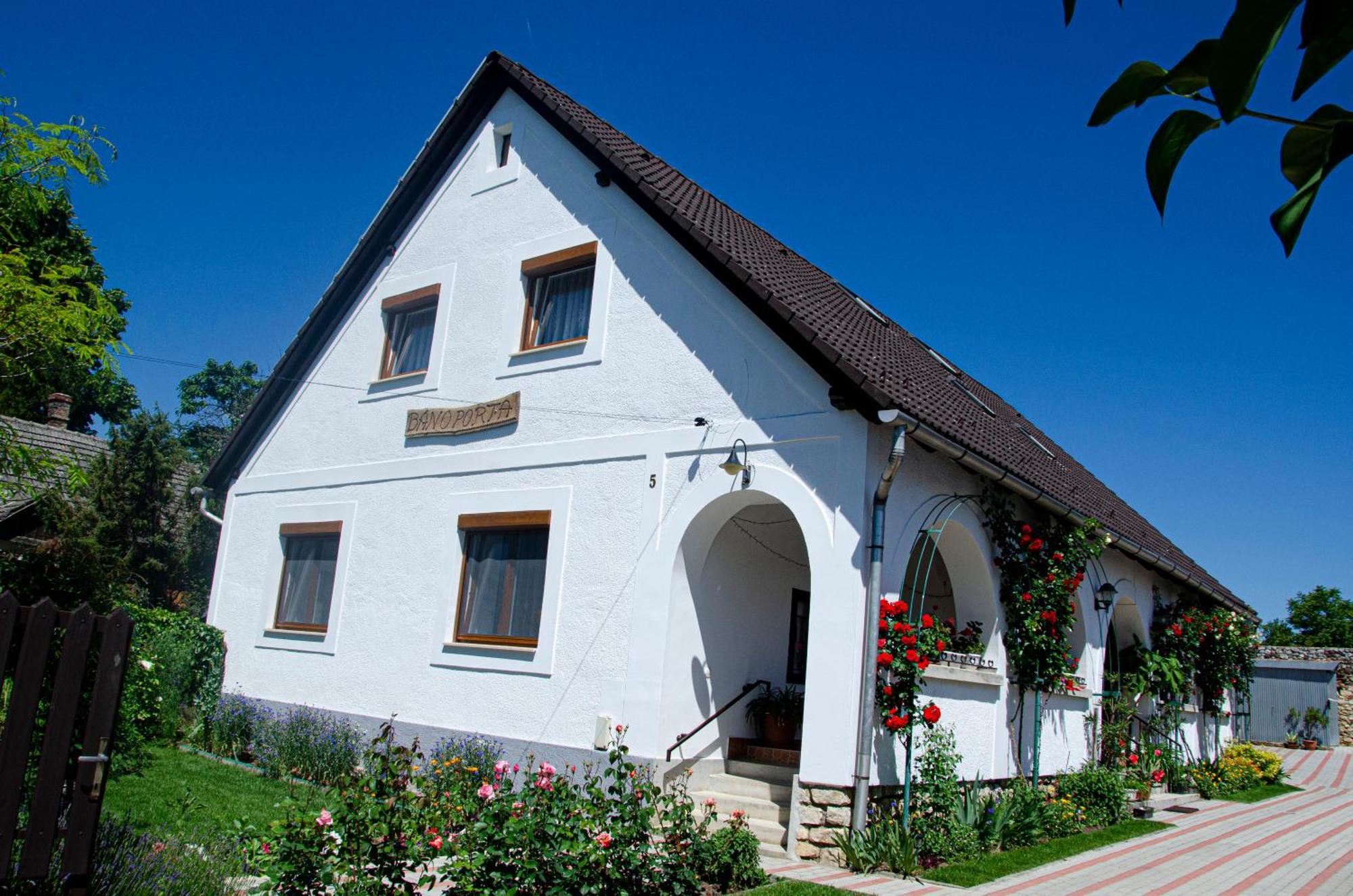 Bánóporta Hotel Köveskál Kültér fotó