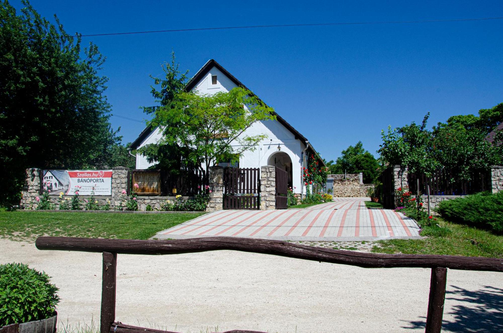 Bánóporta Hotel Köveskál Kültér fotó
