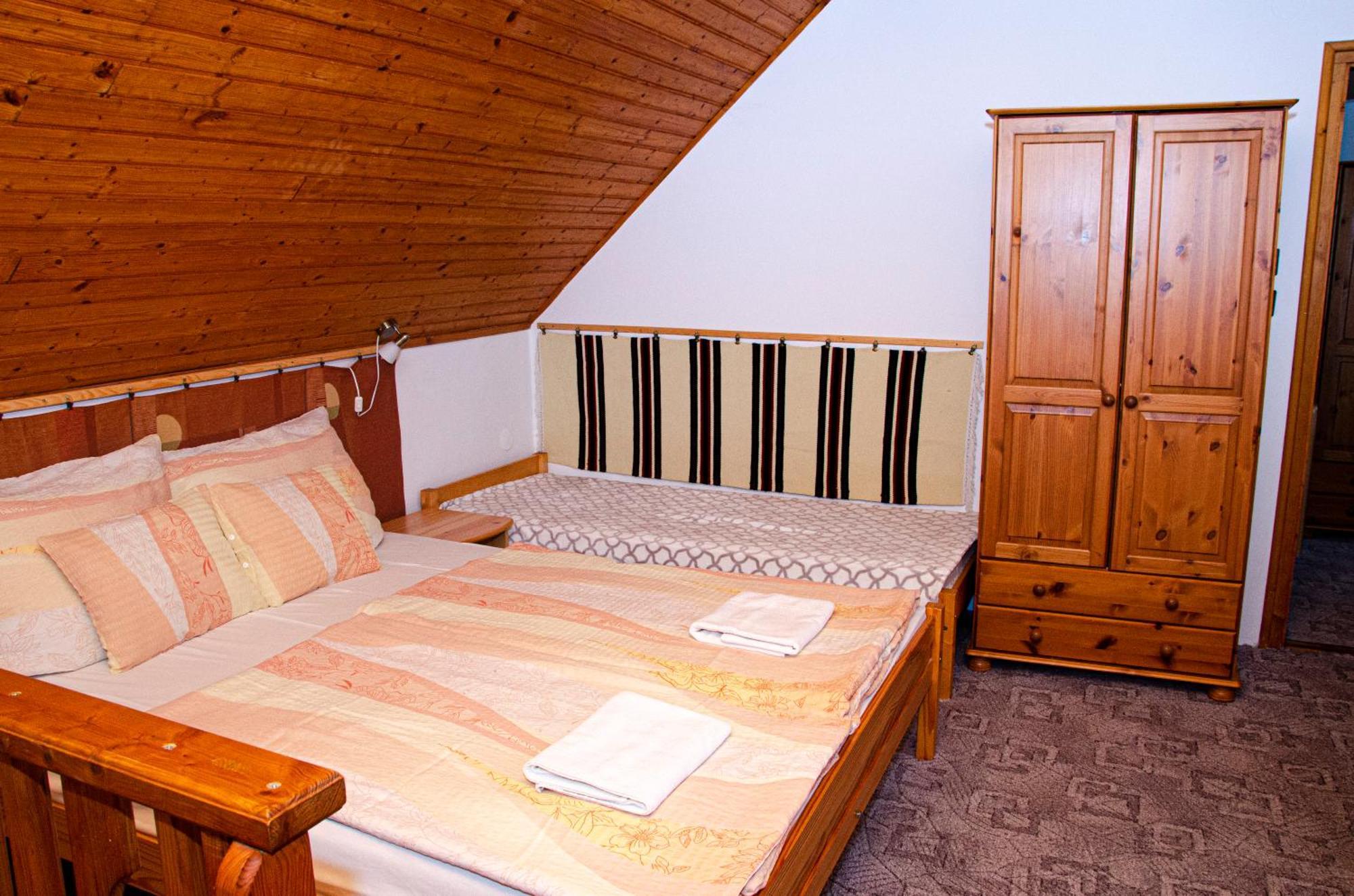 Bánóporta Hotel Köveskál Kültér fotó